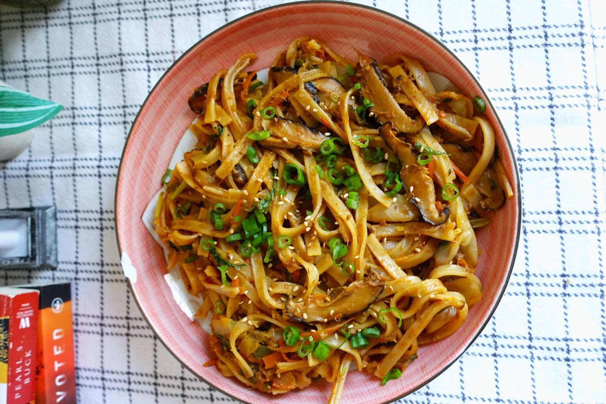 soy garlic noodles